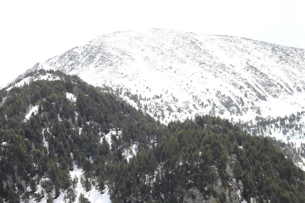 Krajobraz Zaśnieżonych Gór Ośrodku Narciarskim Grandvalira Andora — Zdjęcie stockowe