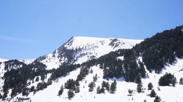 Krajobrazy Ośrodka Narciarskiego Grandvalira Pirenejach Andorze Słoneczny Dzień Kwietnia — Zdjęcie stockowe