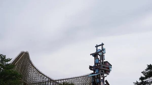 マドリード マドリード スペイン 2022年4月15日 聖週間のワーナー遊園地の風景2022年 — ストック写真