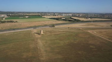 Balearic Adaları 'ndaki Mallorca kırsal alanlarının manzarası güneşli bir bahar öğleden sonrası bir uçaktan