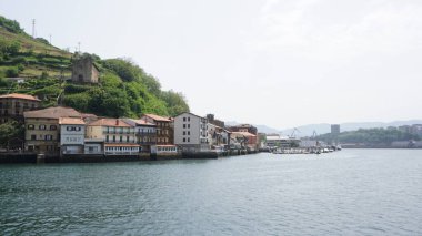 Bask ülkesindeki Pasaia Körfezi manzarası