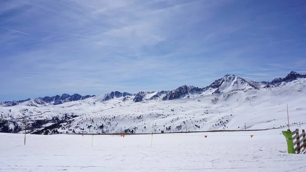도라의 스키장에 과산의 — 스톡 사진