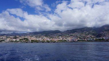 Portekiz, Madeira, Funchal şehrinin manzarası.