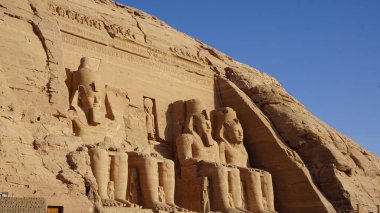 Mısır 'daki Abu Simbel tapınaklarının manzarası