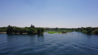 Mısır 'daki Nil Nehri kıyısının manzarası