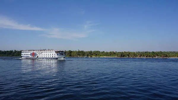 Edfu Egipt Lipiec 2022 Rzeczny Statek Wycieczkowy Nilu — Zdjęcie stockowe