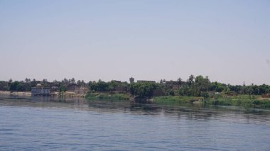 Mısır 'daki Nil Nehri kıyılarının manzarası