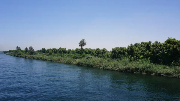 Mısır Daki Nil Nehri Kıyılarının Manzarası — Stok fotoğraf