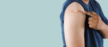 Aşı pasaportu ve aşı aldıktan sonra Coronavirus salgını. Aşılandıktan sonra kol