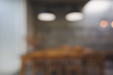 Bulanık kahve dükkanı ya da kafe restoranı. Çatı katı tarzı bir kafeterya. Açık kahve dükkanı ve anahtar görsel tasarım.