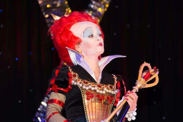 Harikalar Diyarında alice den kırmızı qween