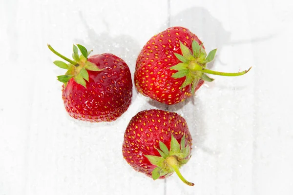 Heart-shaped strawberries. — Stock Photo, Image