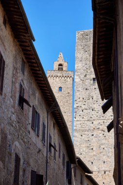 San Gimignano (İtalya), 6 Eylül 2021. Ortaçağ kökenli duvarlarla çevrili küçük bir kasabadır. Özellikle ortaçağ mimarisi ve kuleleri ile çok ünlüdür. Dünya Mirası ilan edildi. 