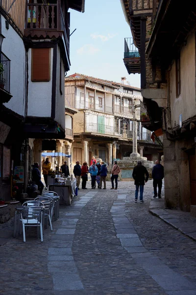 La Alberca (İspanya), 3 Mayıs 2022. Tipik evler. Bu Salamanca kasabası İspanya 'da ulusal çıkarların kültürel varlığı olarak kabul edilen ilk kasabadır. Las Batuecas bölgesine ait.