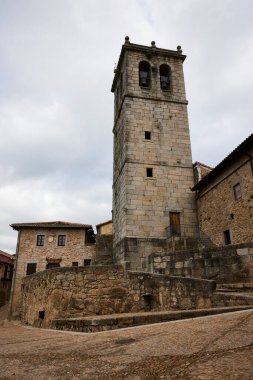 Medina del Castaar (Salamanca), 3 Mayıs 2022. Bir Kastilya kasabasının tipik evleri. Salamanca, Afrika kıtasında bulunan Castilla y Len devletinde bir şehirdir. Las Batuecas-Sierra de Francia bölgesine aittir..