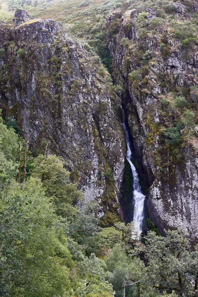 Cascada Pitoes Encuentra Parque Natural Gers Portugal — Foto de Stock