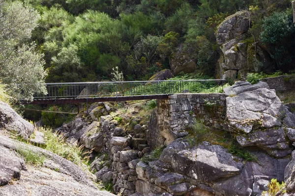 Cachoeira Rochas Rio Fafiao Parque Natural Gers Portugal — Fotografia de Stock