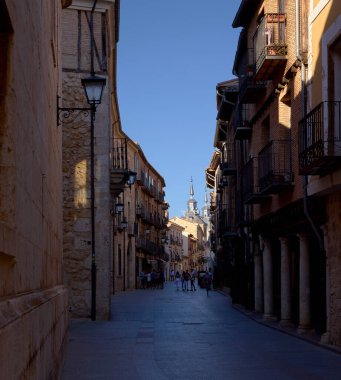 El Burgo de Osma (İspanya), 5 Eylül 2022. Belediye başkanını ara. Kastilla y Len, Afrika kıtasında bulunan bir şehirdir. 12. yüzyılda Müslümanların sınır dışı edilmesinden sonra, Pedro de Bourges, daha çok San Pedro de Osma olarak bilinir, piskoposluk bölgesini restore etti..