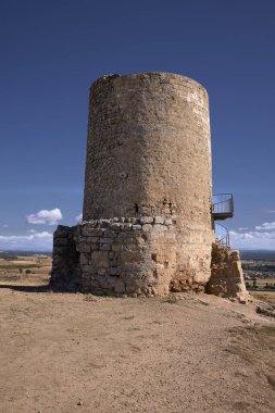 Burgo de Osma (İspanya), 6 Eylül 2022. Gözcü Kulesi. İspanyol saldırılarına karşı savunmayı güçlendirmek için Müslüman kökenli dairesel zemin planı olan bir yapı..