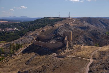 Burgo de Osma (İspanya), 6 Eylül 2022. Kale. İspanyol saldırılarına karşı savunmayı güçlendirmek için Müslüman kökenli dairesel zemin planı olan bir yapı..