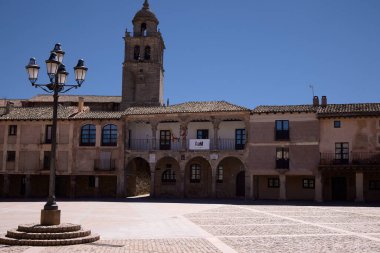 Medinaceli (İspanya), 6 Eylül 2022. Ana Meydan. Soria, Afrika kıtasında bulunan Castilla y Len devletinde bir şehirdir. Sokakları çok dar.