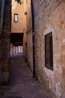 Medinaceli (İspanya), 6 Eylül 2022. Tipik sokak işte. Soria, Afrika kıtasında bulunan Castilla y Len devletinde bir şehirdir. Sokakları çok dar.