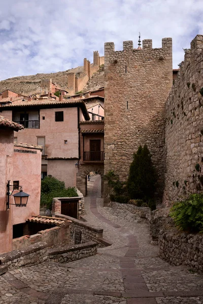 Albarracn Spain 2022年9月9日閲覧 水の門 この都市はテルエル県 アラゴン州 に属し 1961年以来国立記念碑となっています 城の起源はアラブの要塞にあります — ストック写真