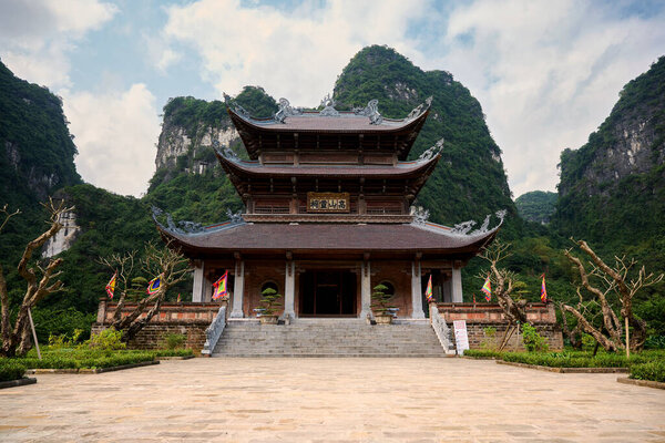 Ninh Binh, Trang An, Vietnem - FEB 29, 2020 - One of the temples located in Trang An, Trang An is UNESCO World Heritage Site, renowned for its boat cave tours. It's Halong Bay on land of Vietnam