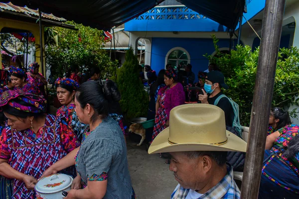 Indígenas Maias Caminhando Uma Festa Comendo Meio Covid Pandemia — Fotografia de Stock