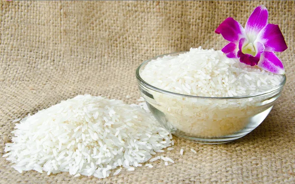 Tigela de arroz jasmim tailandês — Fotografia de Stock