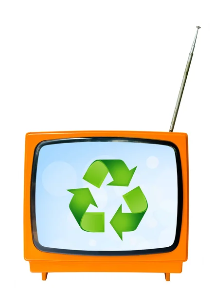 Vintage-Fernseher mit blauem Himmel und Recycling-Schild, Clipping-Pfad — Stockfoto