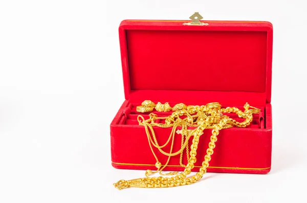 Группа Золотого Ожерелья Золотого Кольца Аксессуаров Красной Коробке Белом Фоне — стоковое фото