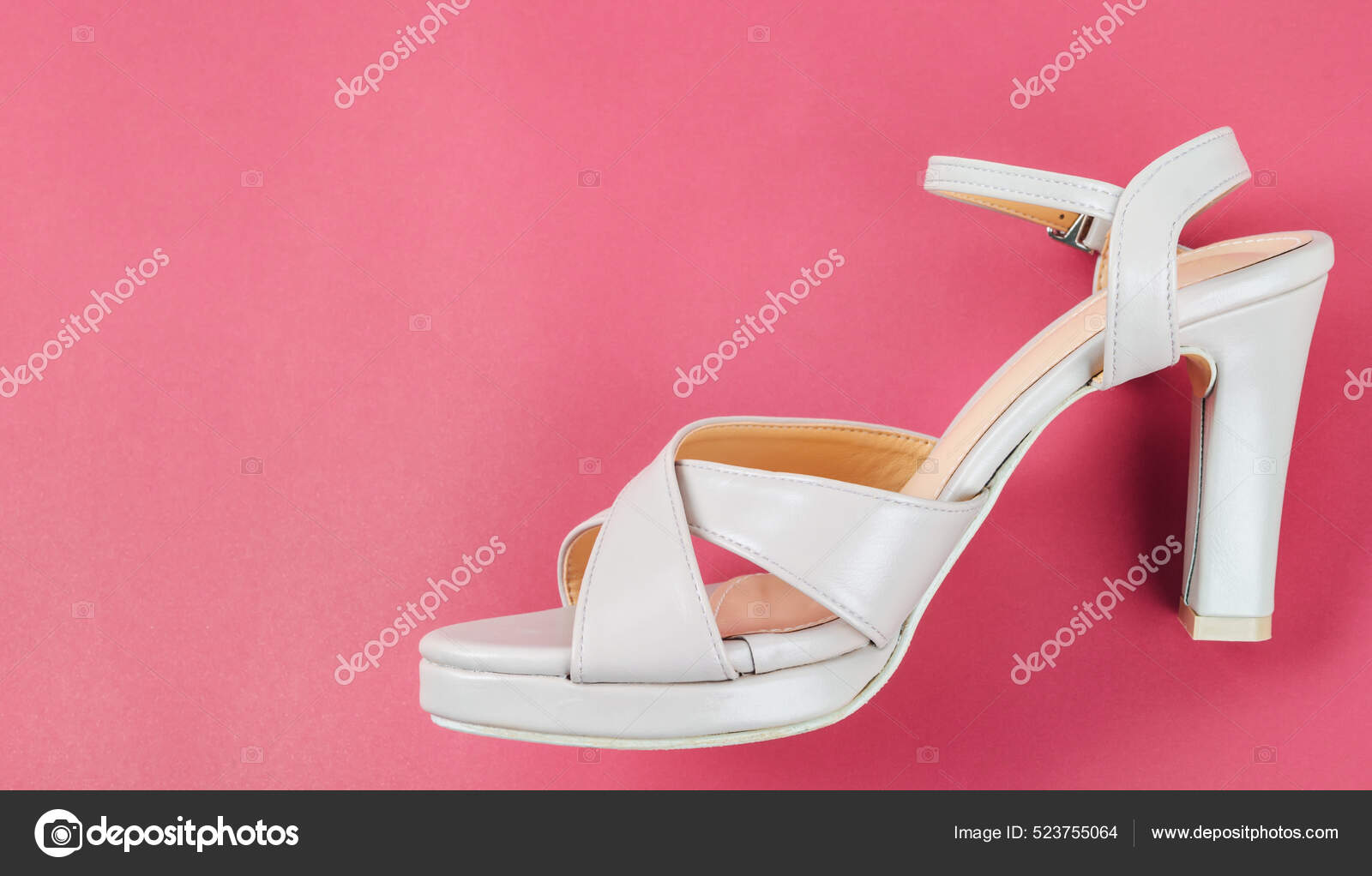 Hermosa Elegancia Zapatos Alto Grises Lujo Sobre Fondo: fotografía de stock © gamjai #523755064 | Depositphotos