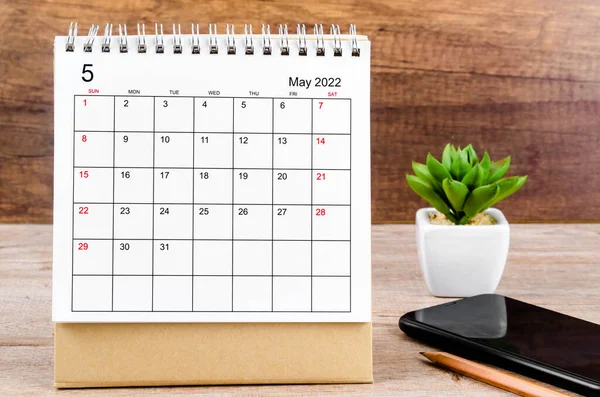 Calendario Escritorio Mayo 2022 Mesa Madera —  Fotos de Stock