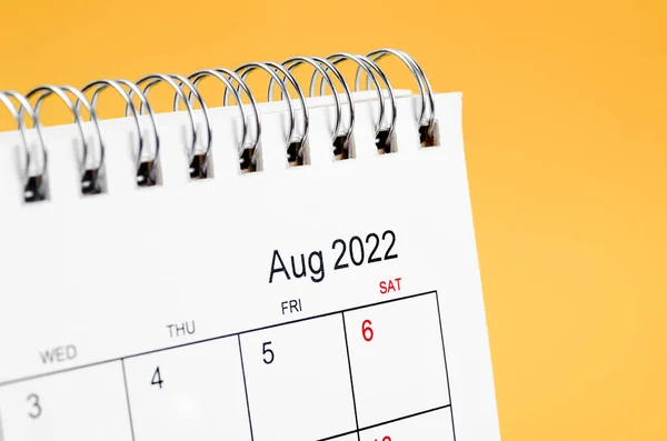 Close August 2022 Desk Calendar Yellow Background — 图库照片