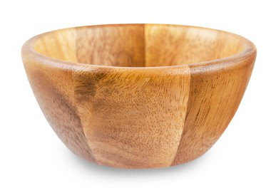 Beyaz arkaplanda izole edilmiş boş tahta bardak, kaydedilmiş kırpma yolu.