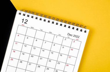 Aralık 2022 sarı ve siyah arkaplan takvimi.