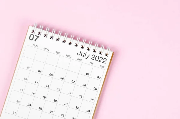 Červenec 2022 Kalendář Růžovém Pozadí Prázdným Prostorem — Stock fotografie