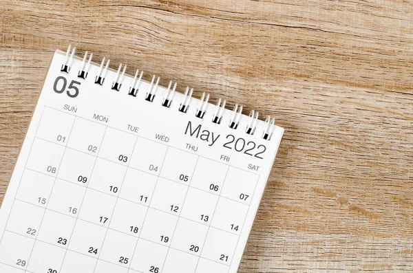 Calendario Escritorio Mayo 2022 Sobre Fondo Madera —  Fotos de Stock