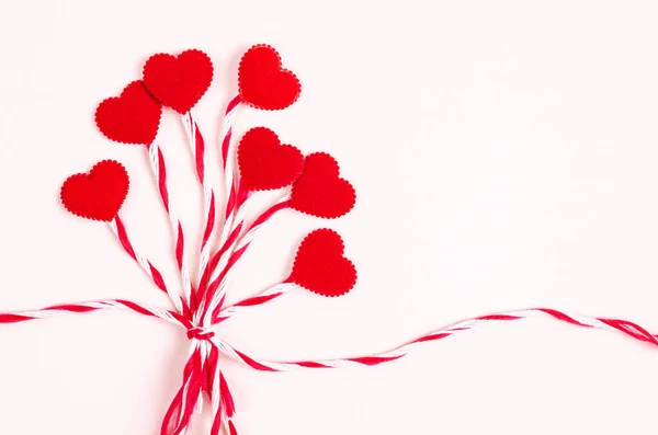 Coração Vermelho Com Corda Fundo Rosa Conceito Valentine — Fotografia de Stock