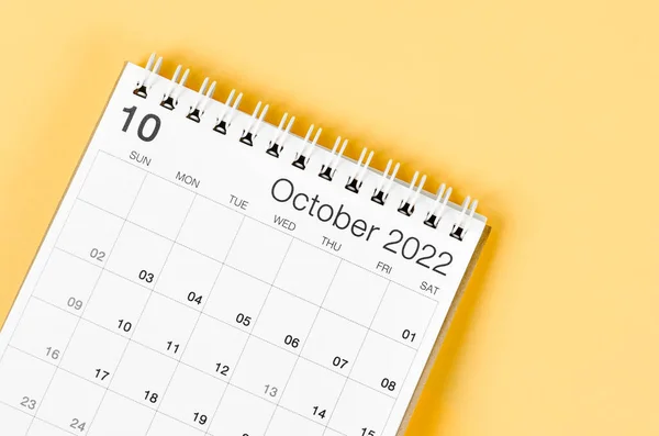 Calendário Mesa Outubro 2022 Fundo Amarelo Claro — Fotografia de Stock