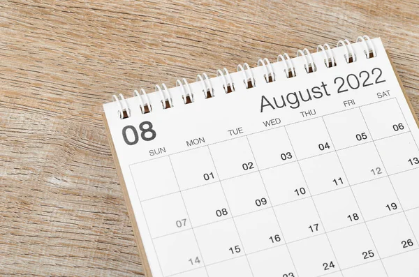 Настольный Календарь Августа 2022 Года Деревянном Фоне — стоковое фото