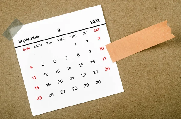 Ημερολόγιο Του Σεπτεμβρίου 2022 Κενό Αυτοκόλλητο Σημείωμα Χαρτί Καφέ Φόντο — Φωτογραφία Αρχείου