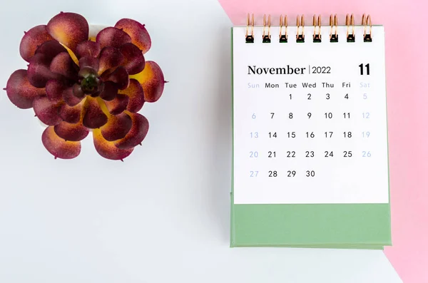Der Schreibtischkalender November 2022 Mit Baumtopf — Stockfoto