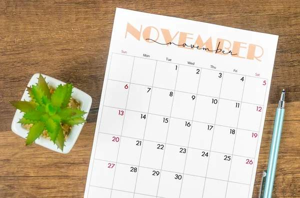 November 2022 Calendar Pen Wooden Background — Stock Photo, Image