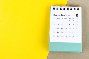 Aralık 2022 Masa takvimi güzel bir arka planda.