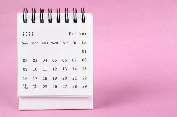 Октябрь 2022 Настольный Календарь Розовом Фоне — стоковое фото
