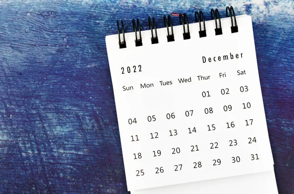 Prosinec 2022 Měsíční Kalendář Pro 2022 Rok Starém Modrém Dřevěném — Stock fotografie