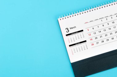 2023 Mart Masa takvimi mavi arka planda 2023 yıl için.