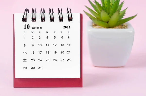Oktober 2023 Schreibtischkalender Für 2023 Auf Rosa Hintergrund — Stockfoto